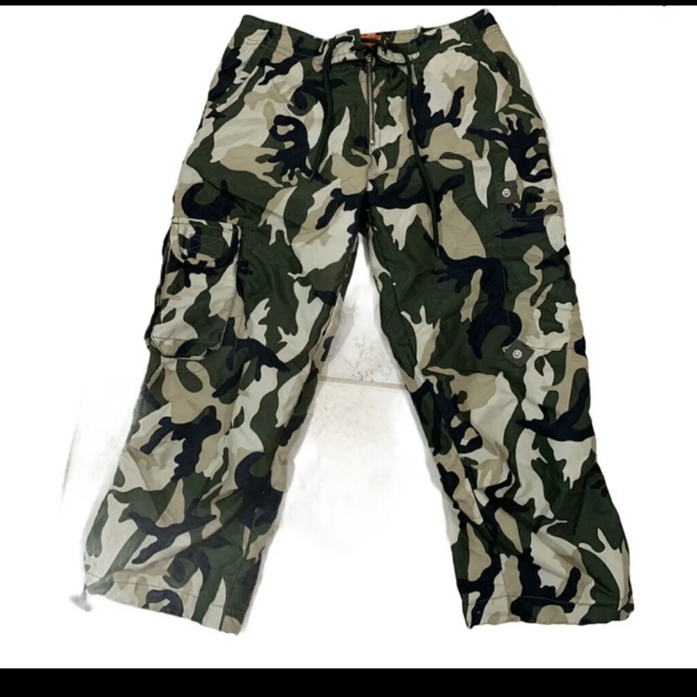 Verona size 3 women's camouflage capri